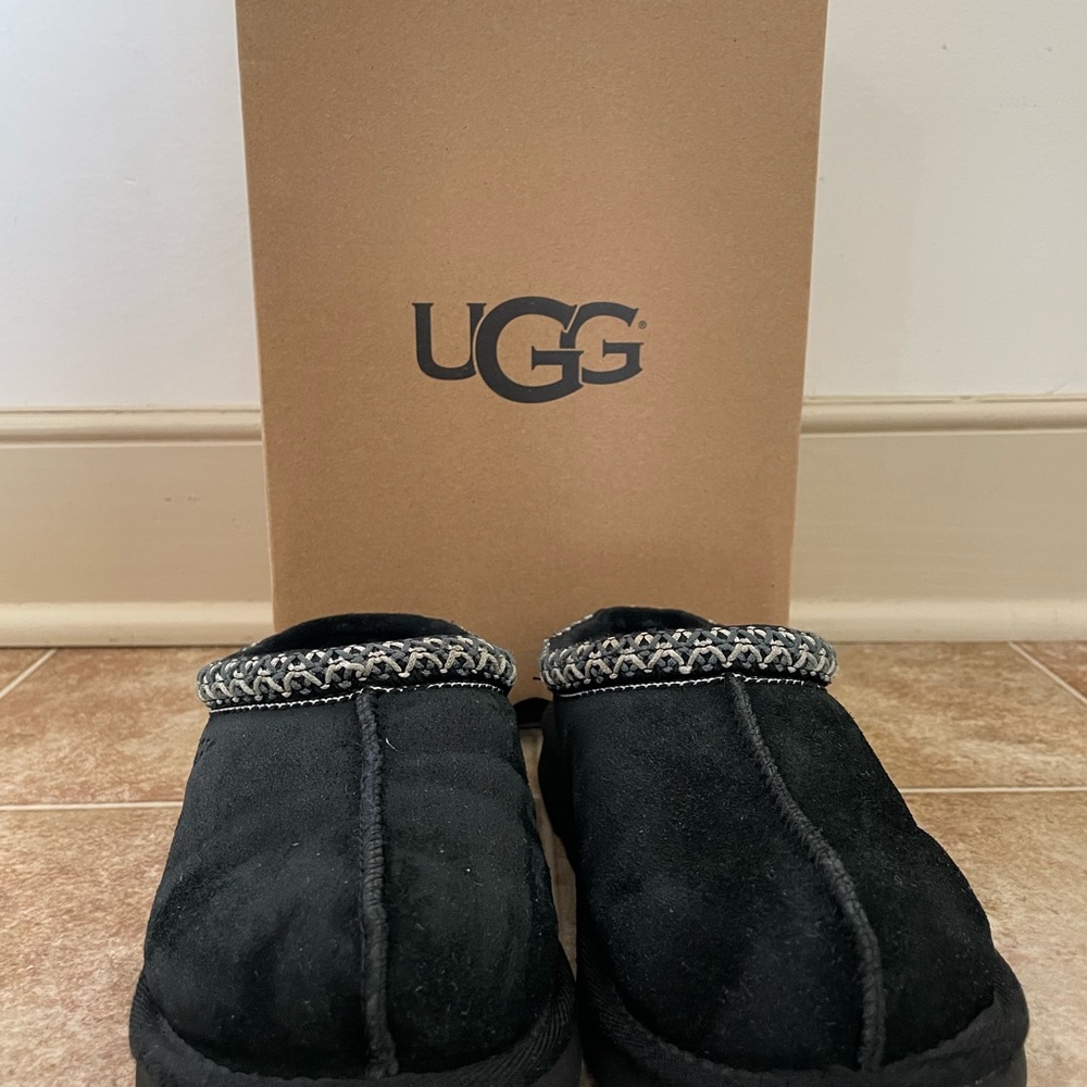 UGG Slipper! Worn! Girls Size!